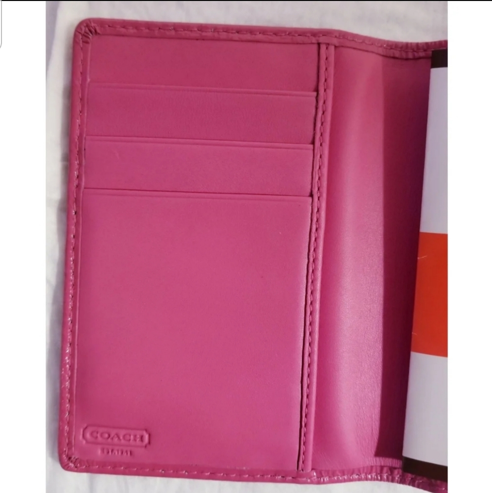 SOLD‼Coach khaki & pink Passport Wallet - Picture 4 of 5